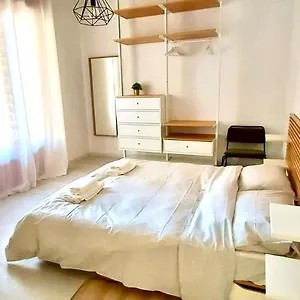 https://a-quattro-passi-dal-centro.emilia-romagnahotels.net